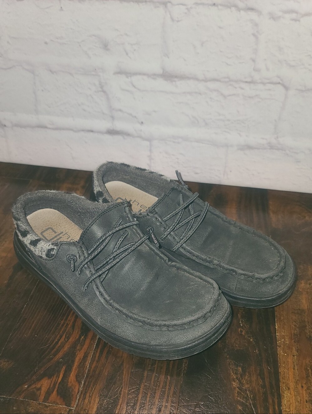 Womens Hey Dudes Size 6